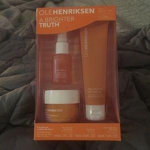 OLE HENRIKSEN A BRIGHTER TRUTH SET